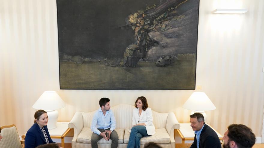 La presidenta durante el encuentro con Garrigós