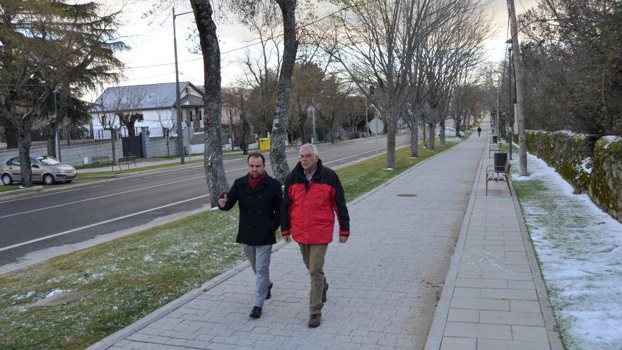 El consejero Carlos Izquierdo en su visita a Guadarrama