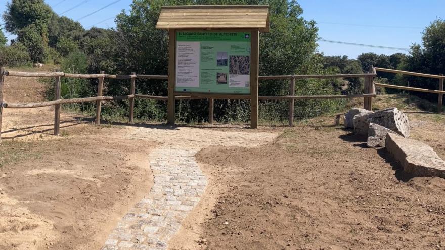 Inicio de la senda Legado cantero de Alpedrete.