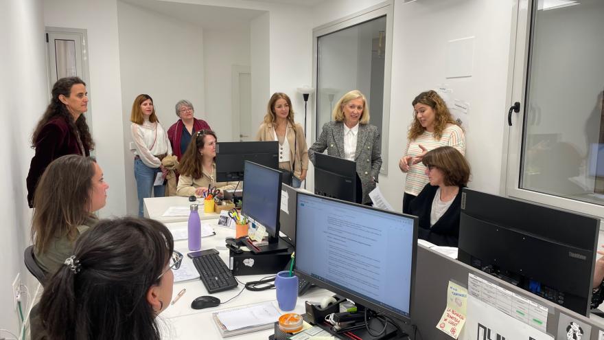 La consejera Concepción Dancausa durante su visita al centro