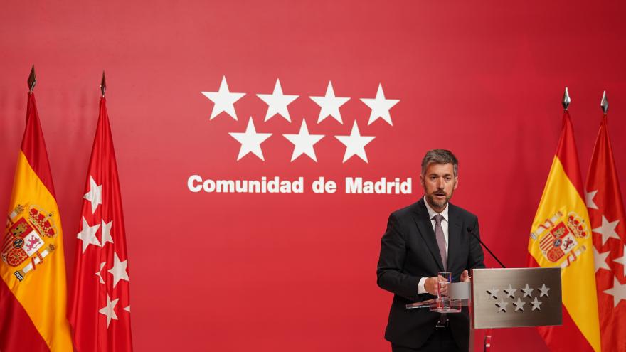 El consejero durante la rueda de prensa