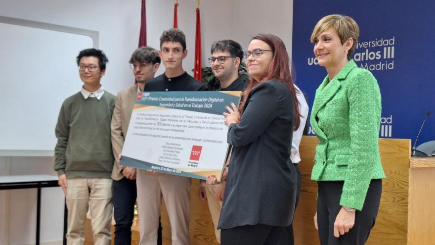 Equipo galardonado con el segundo premio