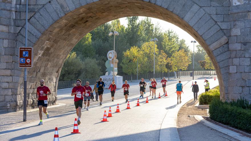 III Carrera Prevención Riesgos Laborales Comunidad de Madrid corredores bajo el Puente de Toledo