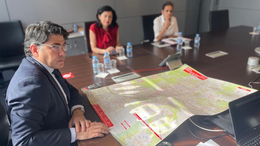 El consejero David Pérez durante la reunión de trabajo y coordinación
