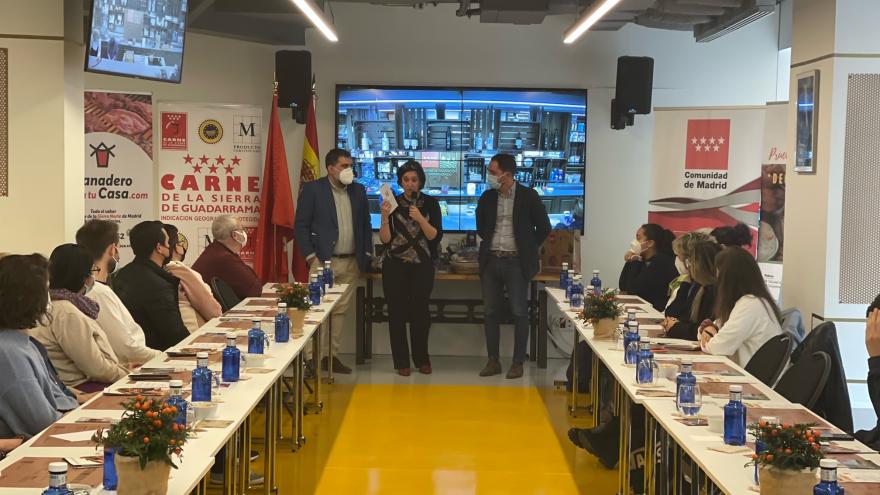 La Comunidad de Madrid organiza DeGustaMadrid para reforzar la promoción de los productos locales El salón de la presentación de DeGustaMadrid con los ponentes