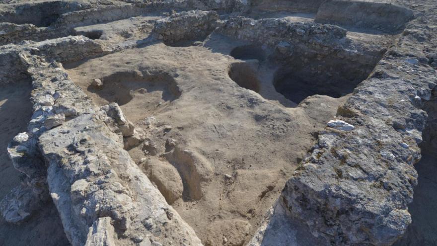 Detalle de las estructuras del yacimiento La Torrecilla vista aérea de un yacimiento