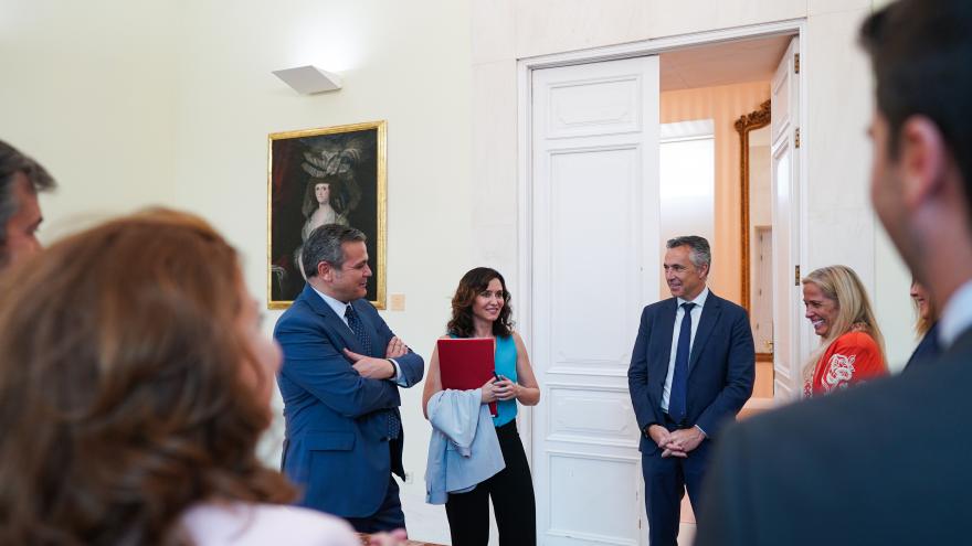 La presidenta junto a los consejeros