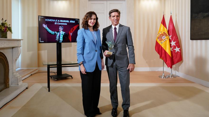 La presidenta junto a El Cordobés