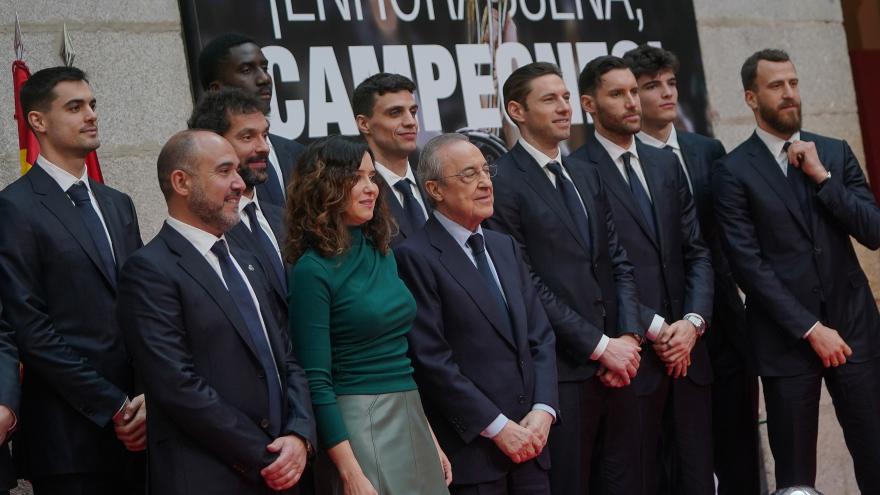 La presidenta junto a los jugadores