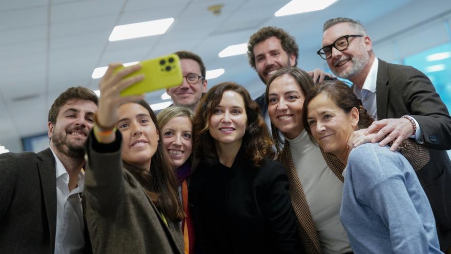 La presidenta en su visita a la farmacéutica 