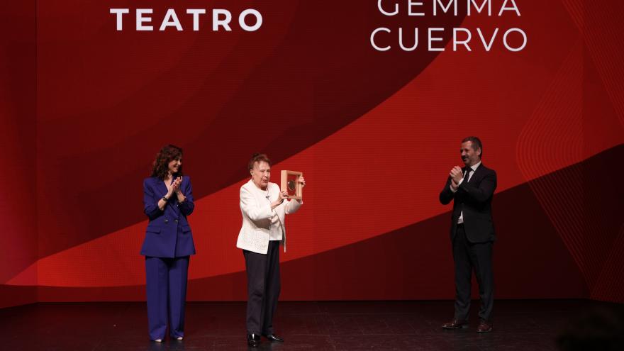 La presidenta durante la entrega de los premios