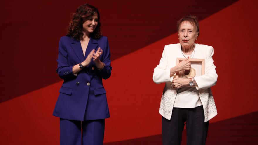 La presidenta durante la entrega de los premios