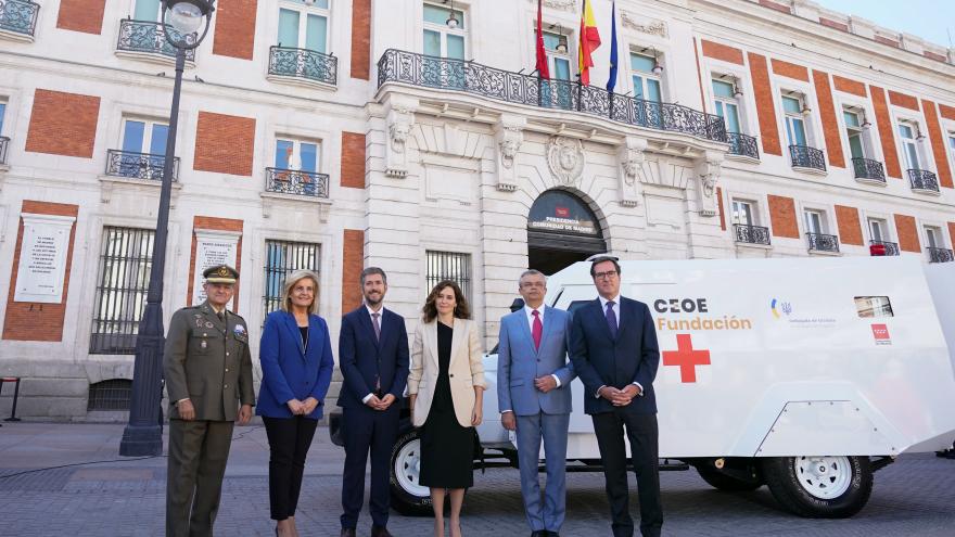 La presidenta durante la entrega de la ambulancia