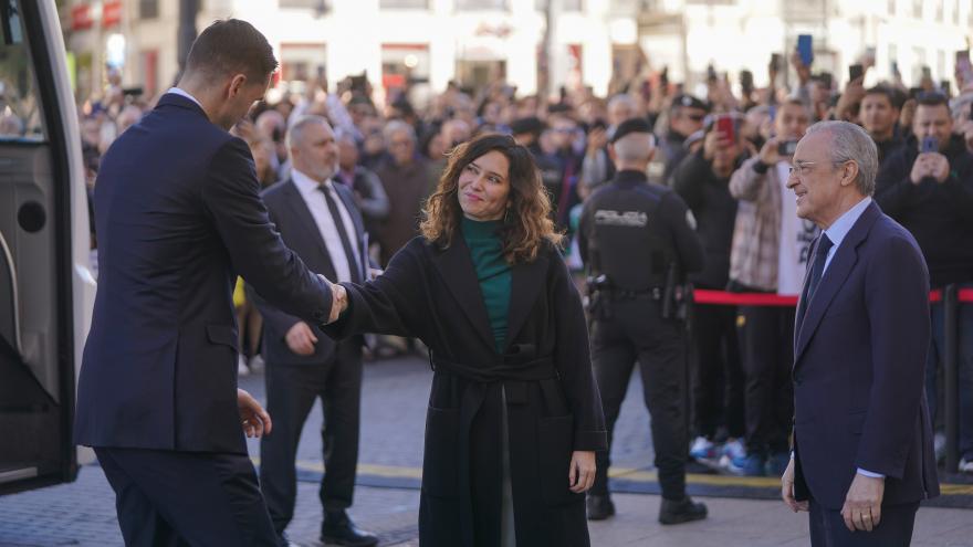 La presidenta recibiendo a los jugadores