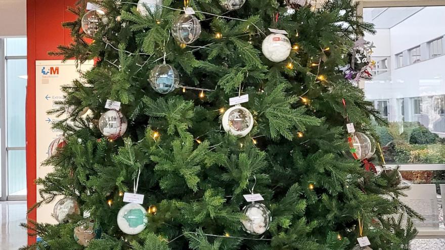 Árbol de Navidad en el hospital