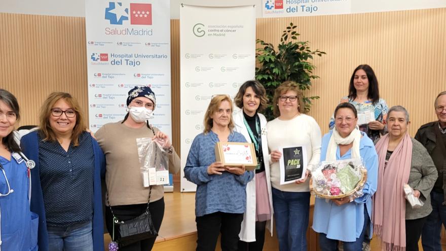 Ganadoras de un sorteo recogen su premio