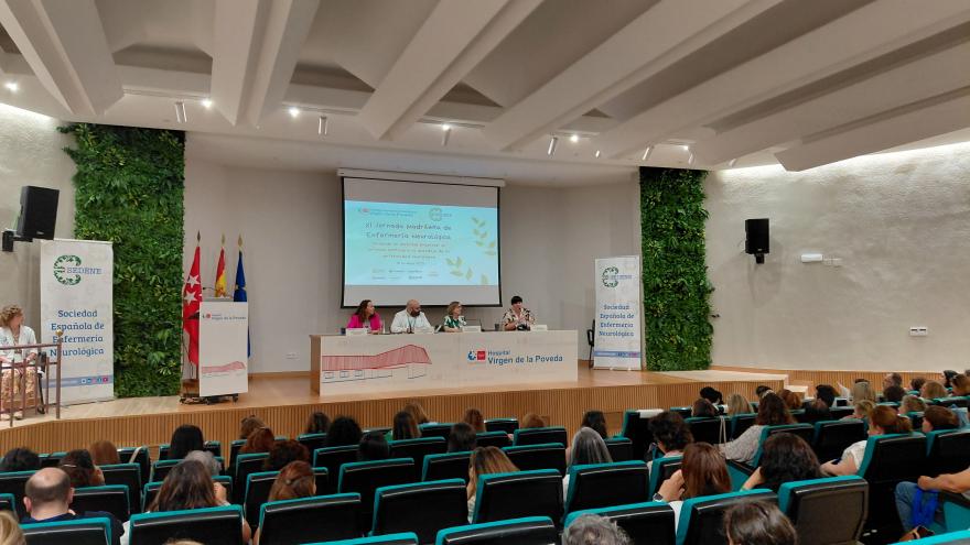 El salón de actos del Hospital público Asociado Universitario Virgen de la Poveda durante el desarrollo de la Jornada 