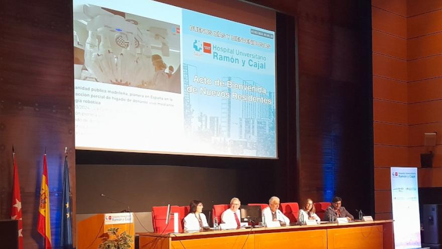 Imagen de la mesa inaugural del evento en el Hospital Universitario Ramón y Cajal