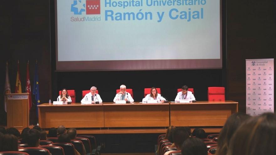 Imagen de la mesa inaugural del evento en el Hospital Universitario Ramón y Cajal
