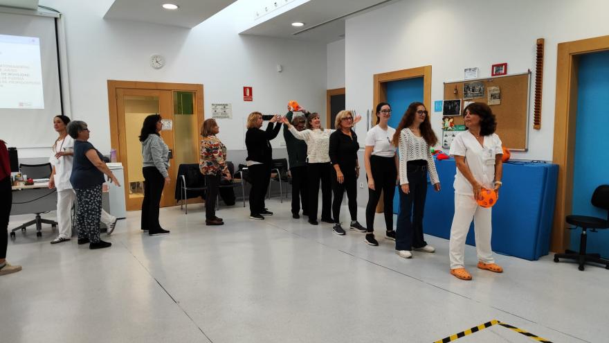 Usuarias del Centro de Salud Valdelasfuentes realizando prácticas
