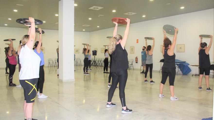 Clase de crossfit dentro de las actividades de la Semana de la Salud