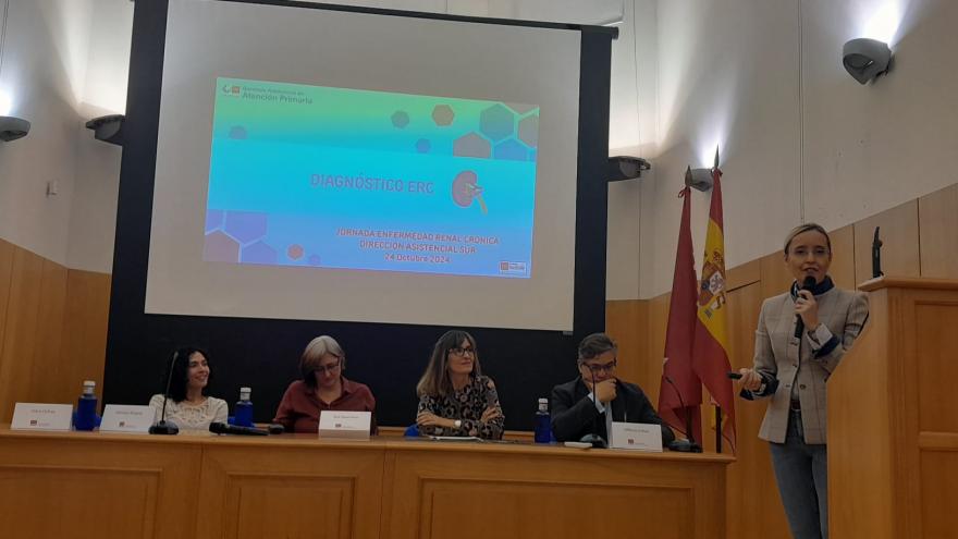 mesa de la jornada de ERC en la dirección asistencial sur