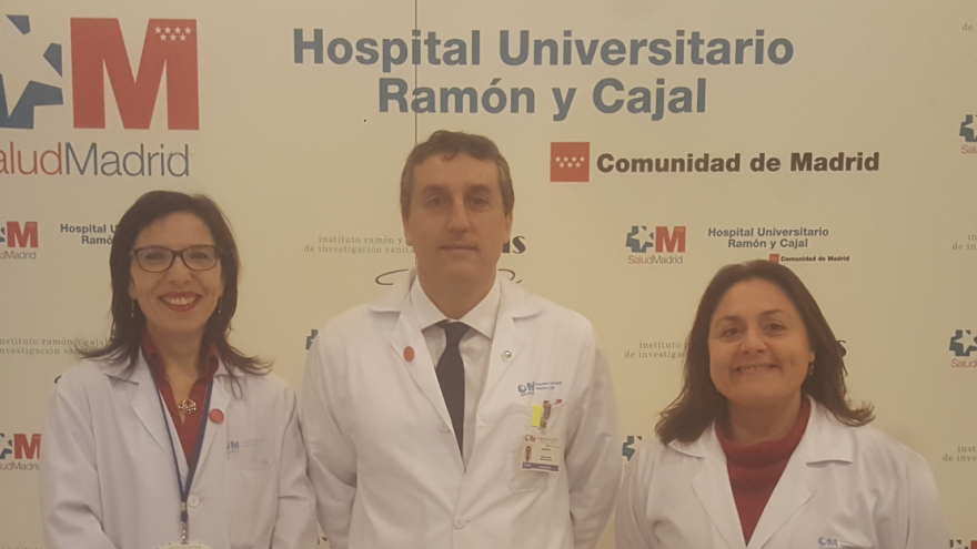 Izq a dcha: Dra Guillén; Dr Moreno; Dra García
