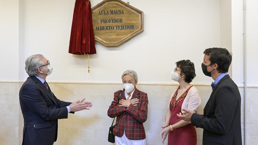 Homenaje al doctor Alberto Tejedor
