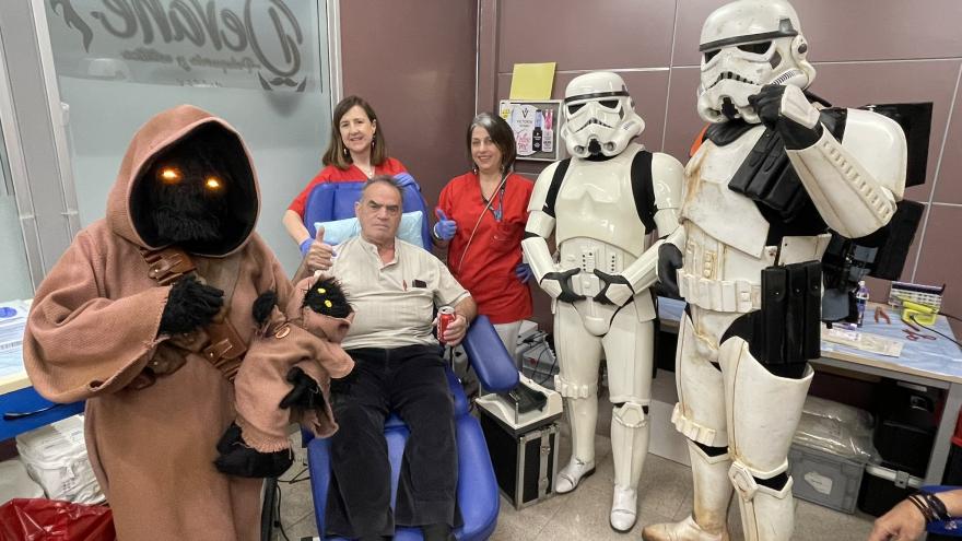 El universo Star Wars anima el maratón de donación de sangre en el HUIC