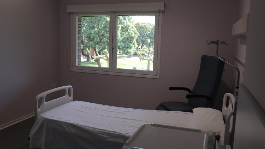 Una de las nuevas habitaciones individuales del Hospital Virgen de la Poveda 