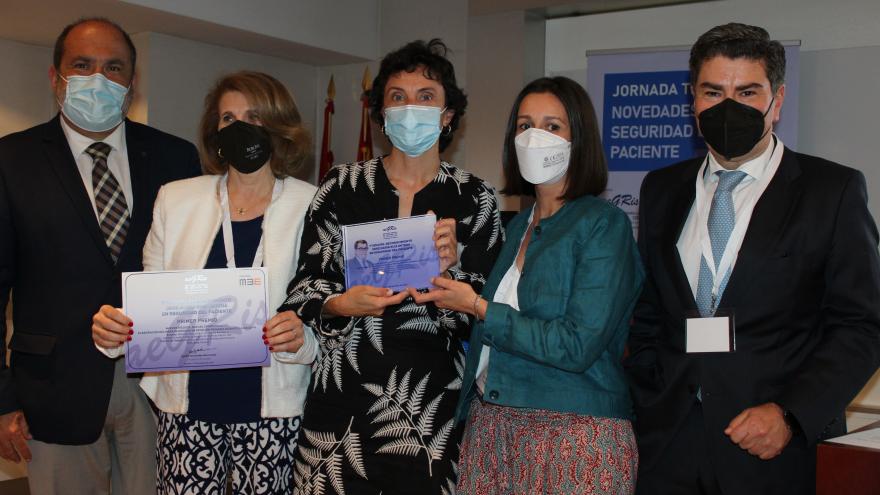 La gerente asistencial de Atención Primaria, en la recogida del Premio Nacioal al Mapa de Riesgos 