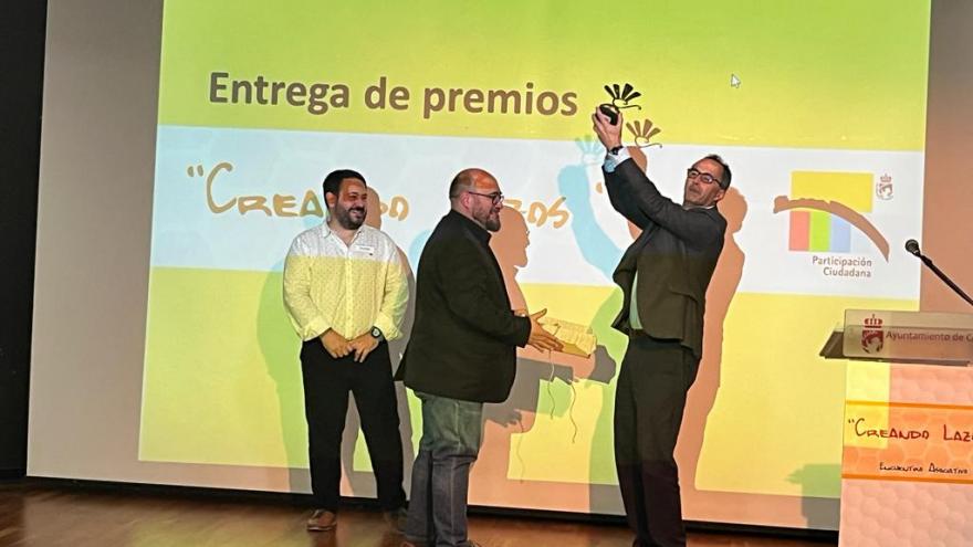 Gerente levanta el premio