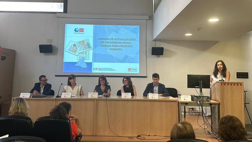 Mesa de la jornada de enfermedad renal crónica organizada por la Dirección Asistencial Sureste