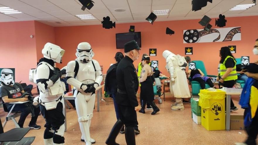 La Legión 501 pasó revista en la sala de donación