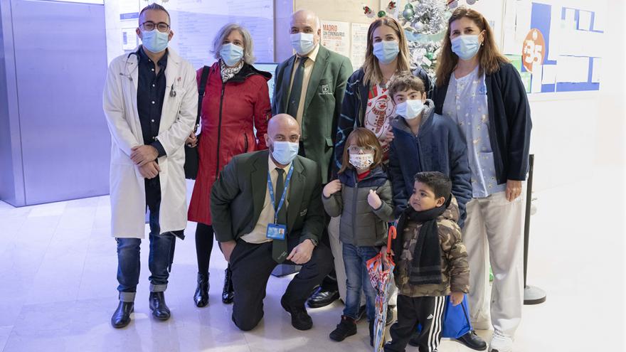 Responsables del Hospital Gregorio Marañón y de la EMT