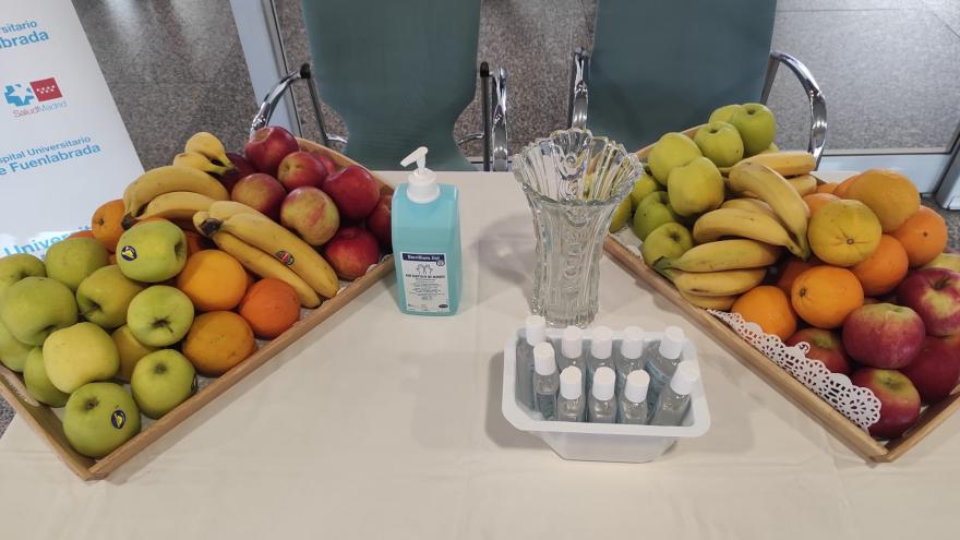 Mesa de intercambio de fruta por tabaco