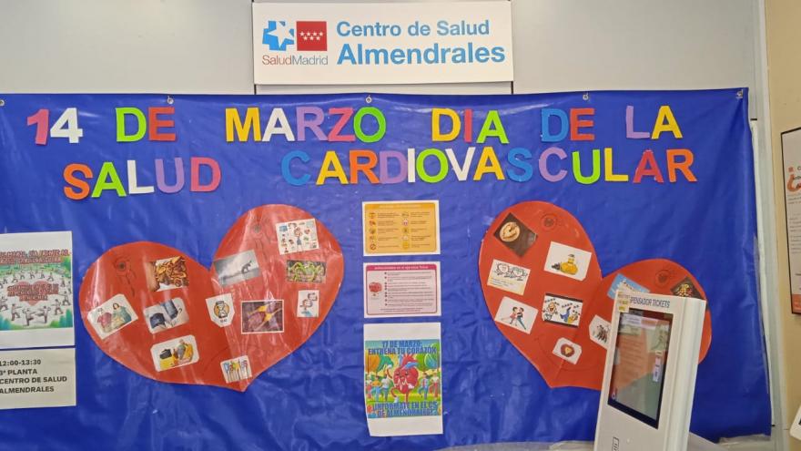 Mural sobre riesgo cardiovascular en Almendrales