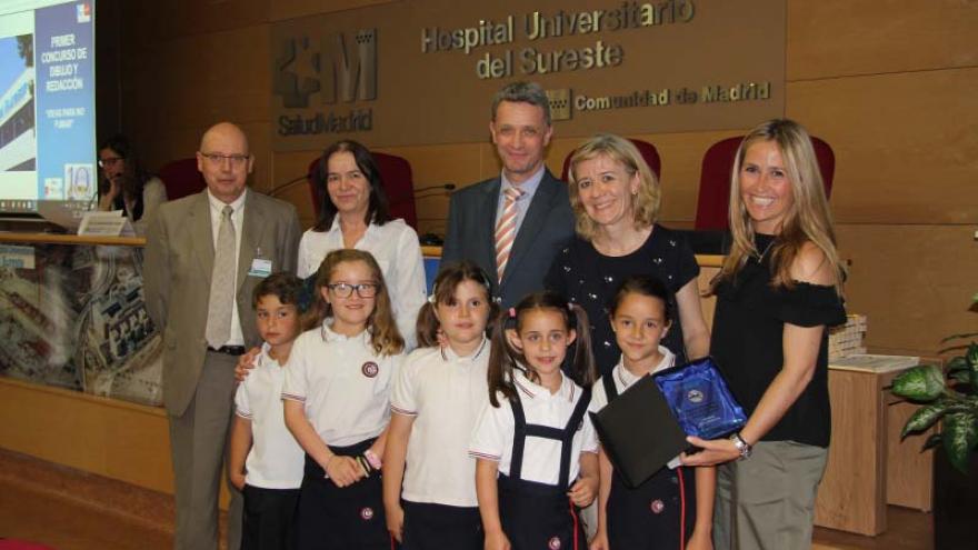 Reconocimiento a uno de los colegios colaboradores