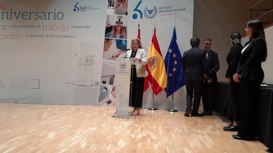 La gerente durante su alocución tras recoger la Medalla de Oro del Colegio