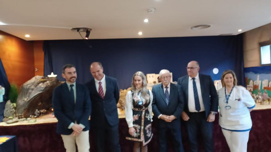 Grupo de personas posando