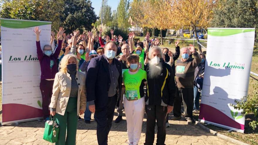 Grupo de personas con mascarilla