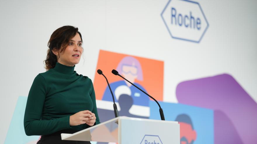 Díaz Ayuso reivindica que la colaboración público-privada no se rompa “por motivos ideológicos” y las empresas puedan hacer su trabajo “en libertad” La presidenta Isabel Díaz Ayuso