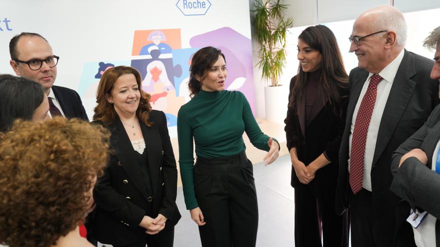 Díaz Ayuso reivindica que la colaboración público-privada no se rompa “por motivos ideológicos” y las empresas puedan hacer su trabajo “en libertad” La presidenta Isabel Díaz Ayuso