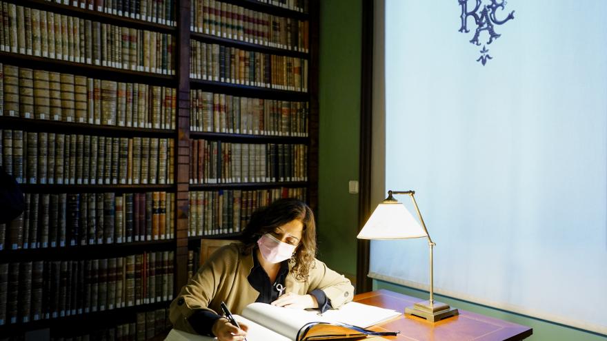 Díaz Ayuso visita la Real Academia Española