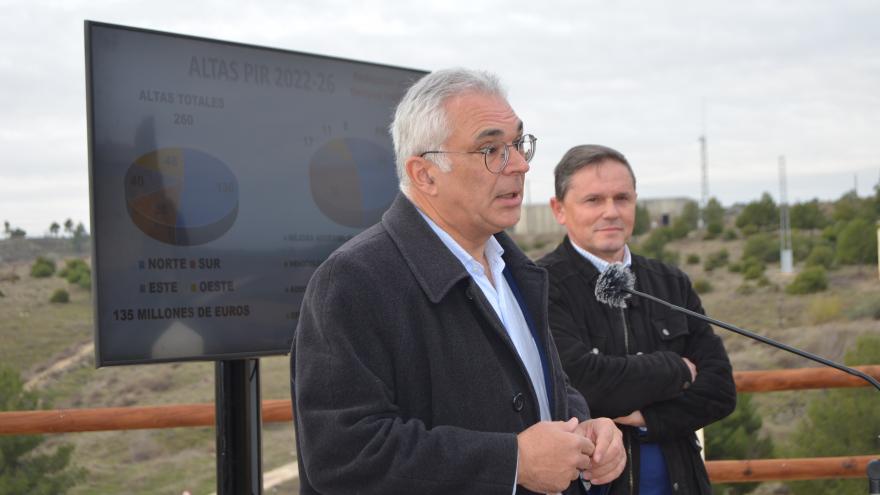 El consejero Carlos Izquierdo en el encuentro