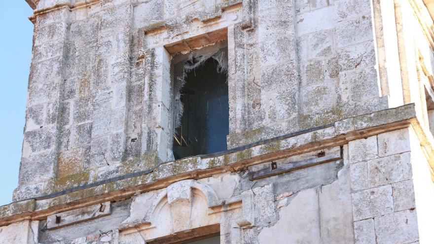 nuevo baztán fachada detalle