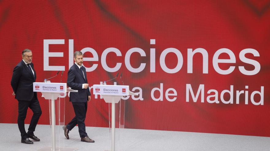 La Comunidad de Madrid estrena un operativo multimedia para los resultados del 28-M con información en tiempo real a pie de calle El consejero y el viceconsejero en rueda de prensa