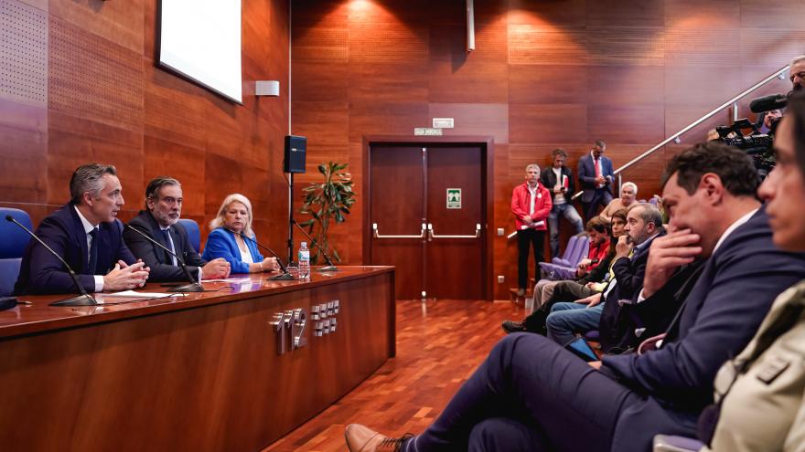 El consejero Enrique López durante la presentación de la campaña