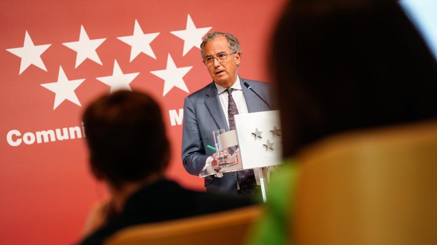 El portavoz regional Enrique Ossorio durante la rueda de prensa