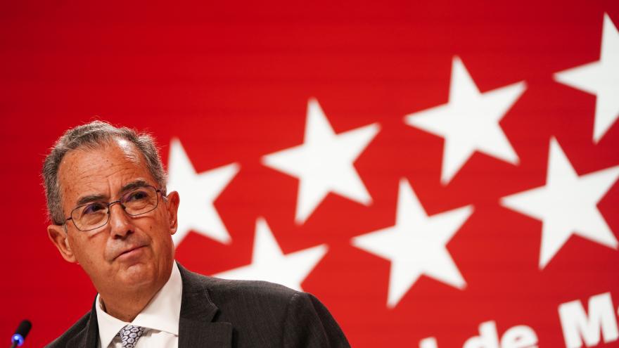 El consejero y portavoz durante la rueda de prensa 